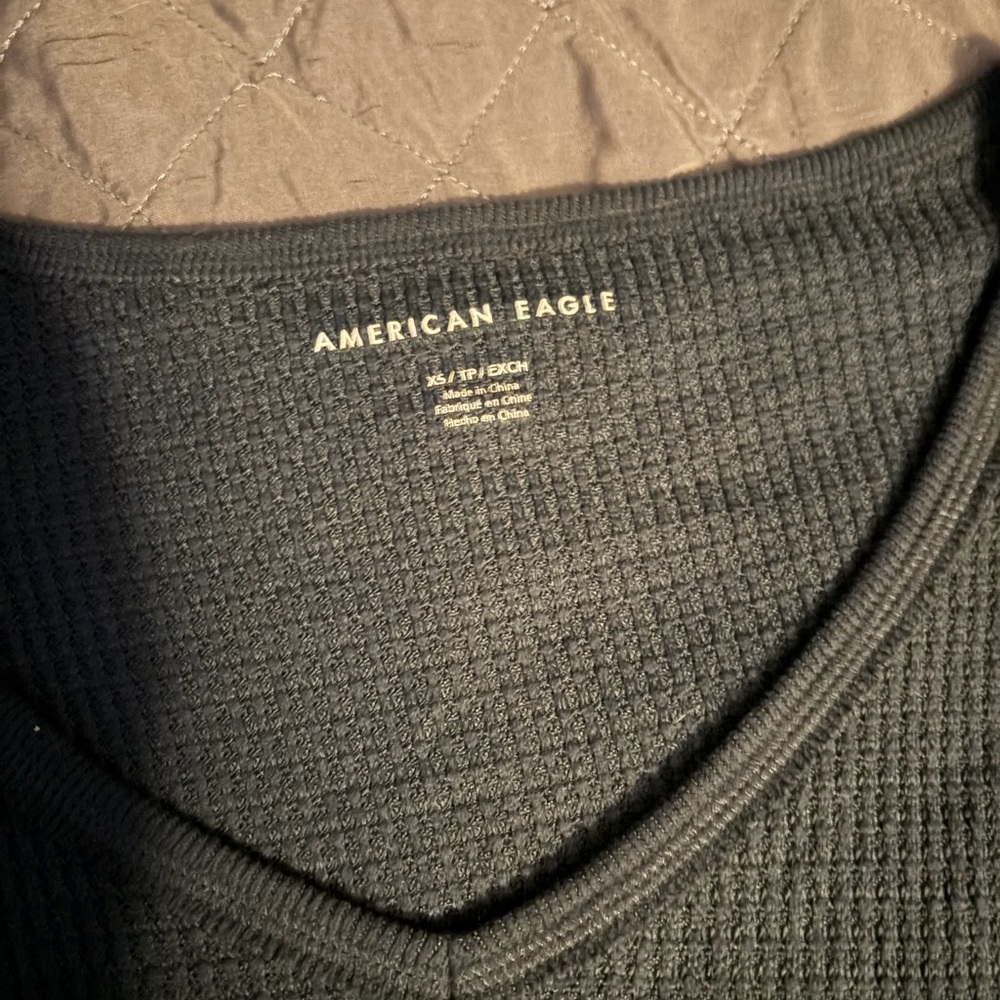 American Eagle Outfitters Women’s V-Neck Sweater in Navy Blue